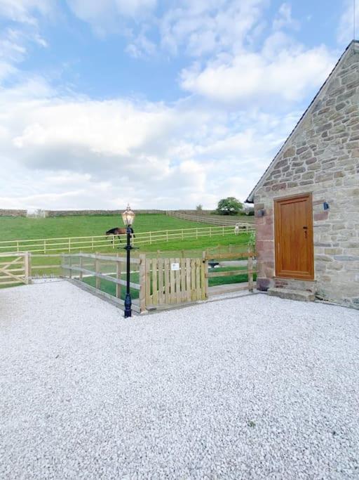 Luxury Detached Peak District Stone Barn - Dog Friendly Villa Hazelwood Exterior photo